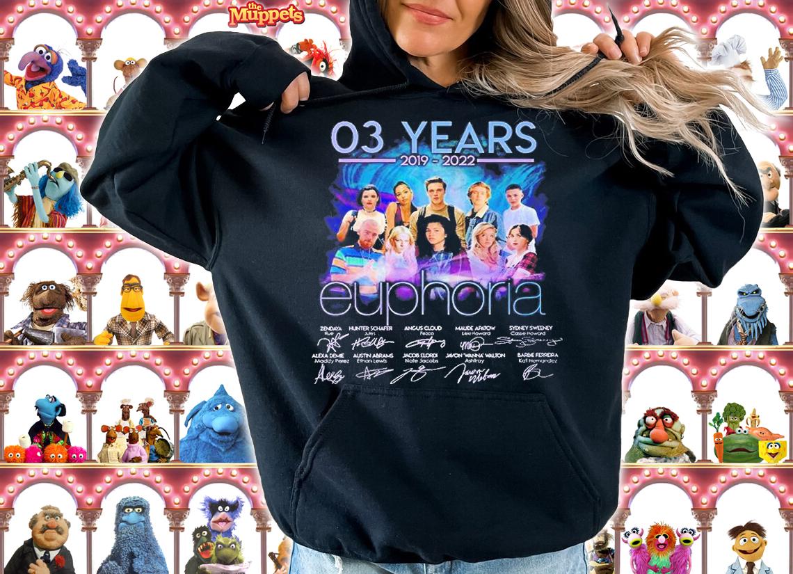 03 Years Euphoria Zendaya Hunter Schafer Angus Cloud Signature t-shirt