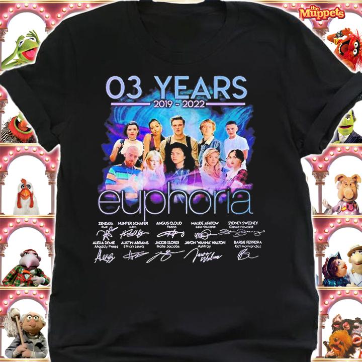 03 Years Euphoria Zendaya Hunter Schafer Angus Cloud Signature t-shirt