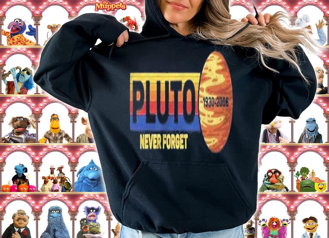 Pluto Never Forget Science Space Retro Shirt t-shirt