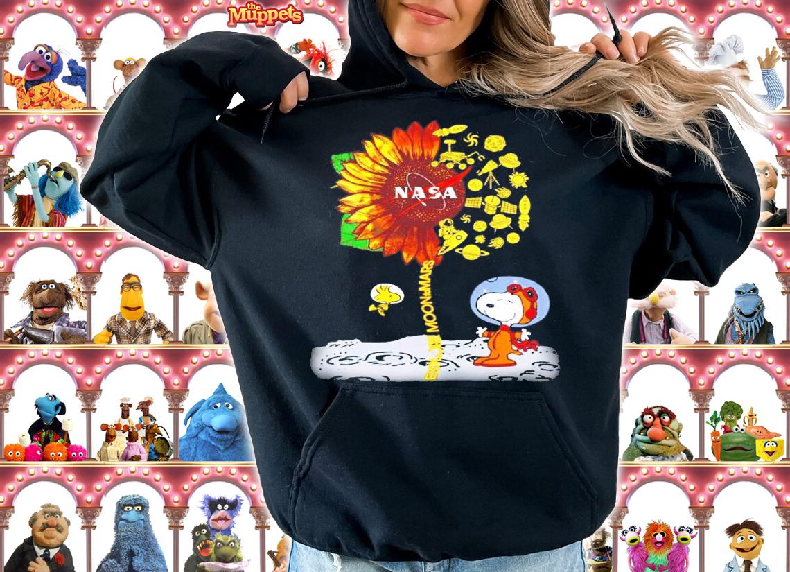 Nasa sunflower Snoopy and Woodstock explore moon to mars shirt hoodie